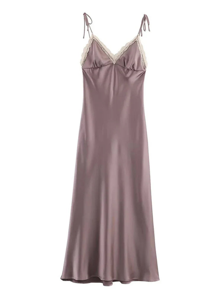 Monika™ | Stylowa długa sukienka z dekoltem w szpic