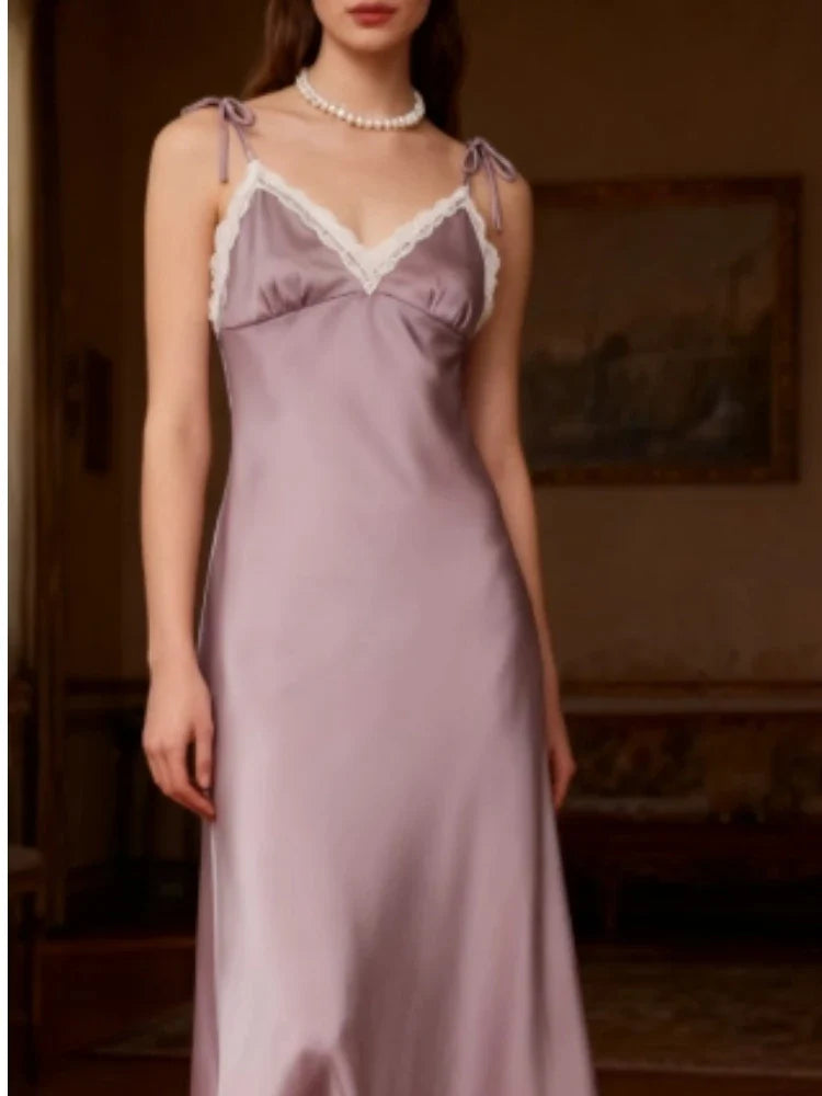 Monika™ | Stylowa długa sukienka z dekoltem w szpic